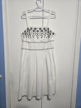 Dorby White Embroidered Dress 16W Floral Black Stitch Sleeveless Fit & Flare